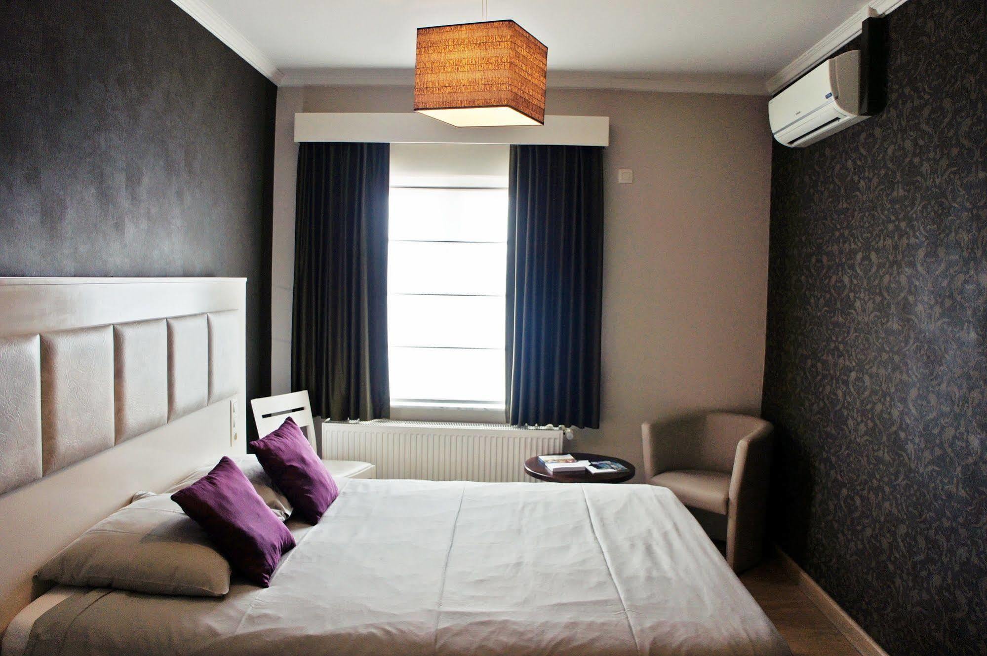 Belrom Hotel Sint-Truiden Exterior photo